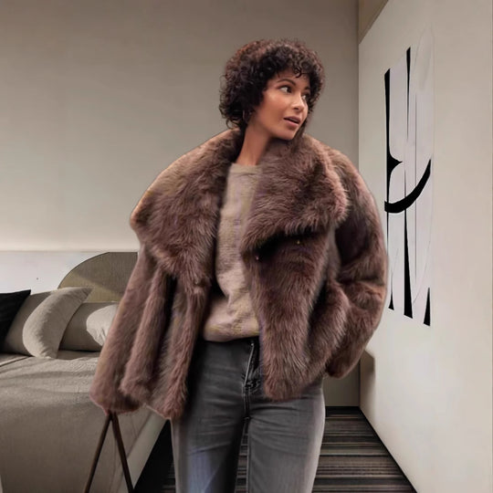Damen Luxuriöse Kunstpelzjacke mit breitem Kragen EB