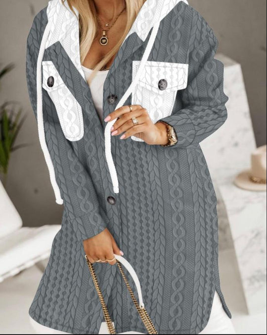 Damen Longline-Strickmantel mit Kapuze, Zierknöpfen und Kontrasttaschen EB