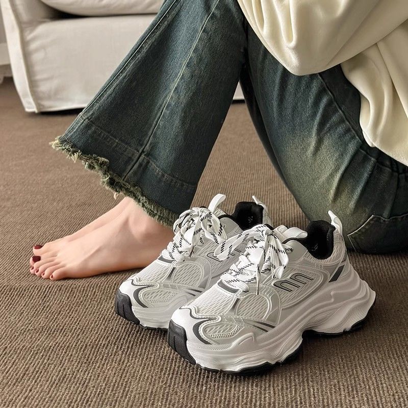 Damen модische Sneaker im futuristischen Design mit verstärkter Sohle EB