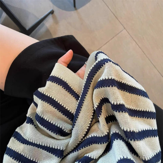 Damen Modischer Strickpullover mit maritimem Streifenmuster und lässigem Schnitt EB