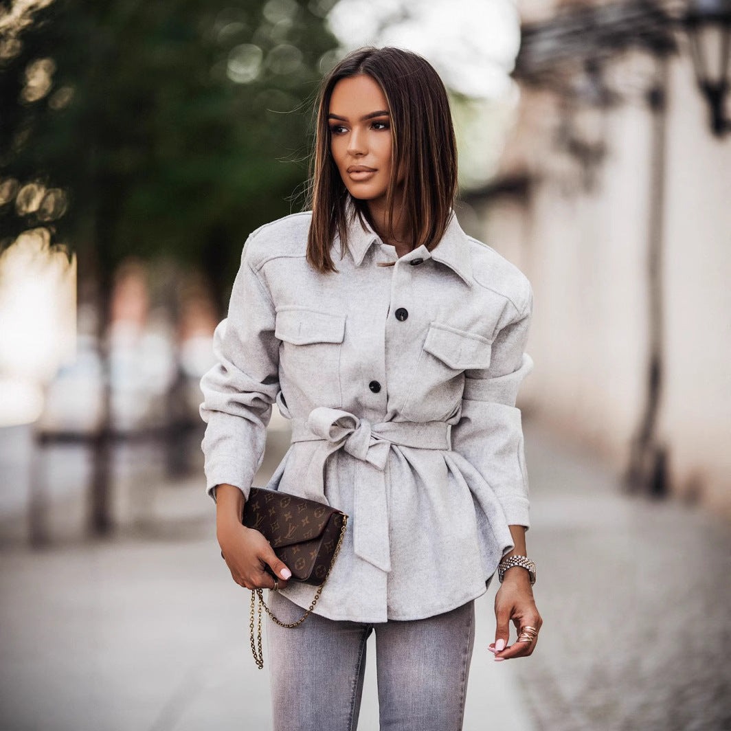Damen modische Oversized-Jacke mit Gürtel und dekorativen Taschen EB