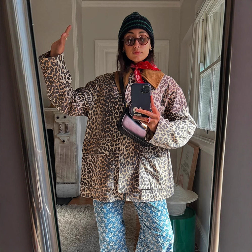Damen modische Leopardenjacke mit funktionalen Taschen und umschlagbarem Kragen EB
