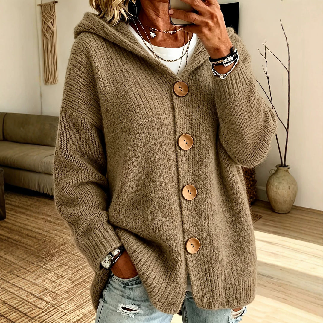 Damen Grobgestrickter Kapuzencardigan mit überlanger Silhouette, Holzknopfleiste und gerippten Bündchen EB