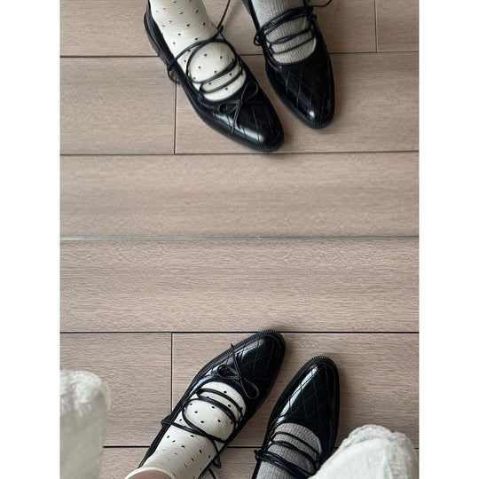 Damen edle Lackleder-Schuhe mit raffiniertem Schnürdesign EB