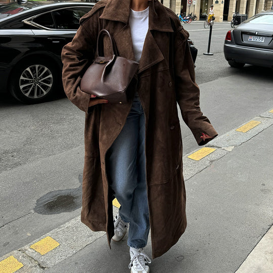 Damen Eleganter Wildleder Trenchcoat mit praktischen Taschen und modernem Schnitt EB