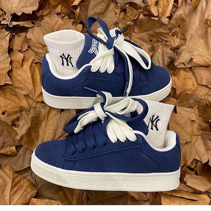 Damen Sportliche Sneakers mit Knotenschnürung und flexiblem Obermaterial EB