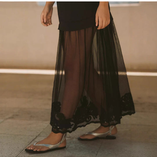 Damen nan Lagenmaxikleid mit kurzem Innenkleid und transparentem Tüll-Überrock, V-Ausschnitt und feinen Spaghettiträgern EB
