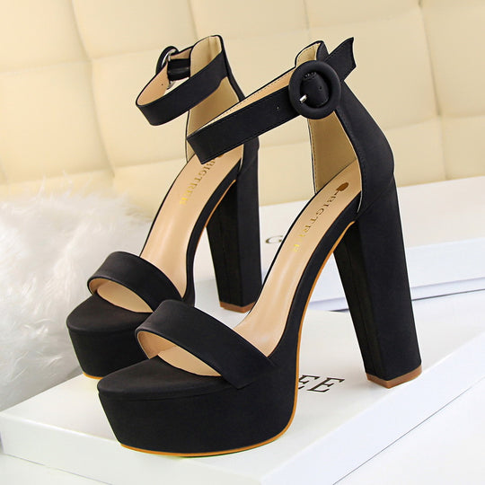 Damen Hochhackige Plateau-Sandalen mit verstellbarem Knöchelriemen und robustem Blockabsatz EB