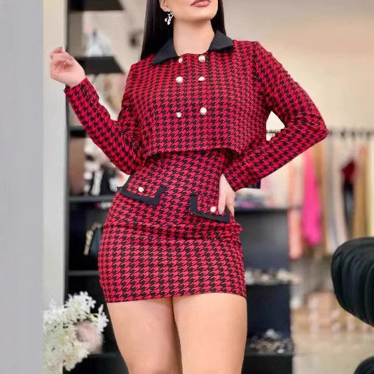 Damen modisches Ensemble mit kariertem Design und tiefem Kragen EB