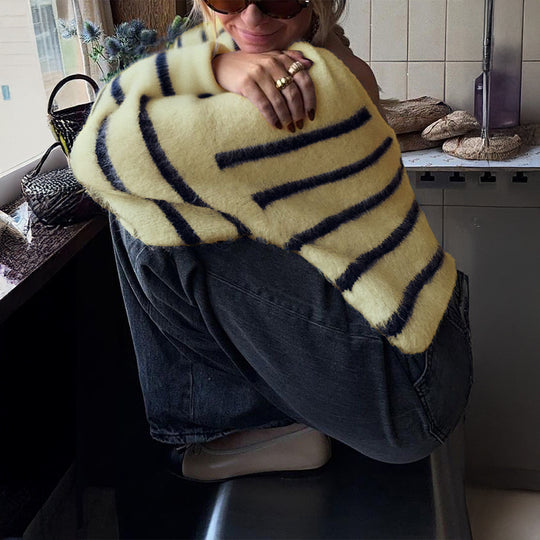 Damen nan oversized Mohair-Strickpullover mit weitem Carmen-Boat-Ausschnitt und flauschiger Struktur EB
