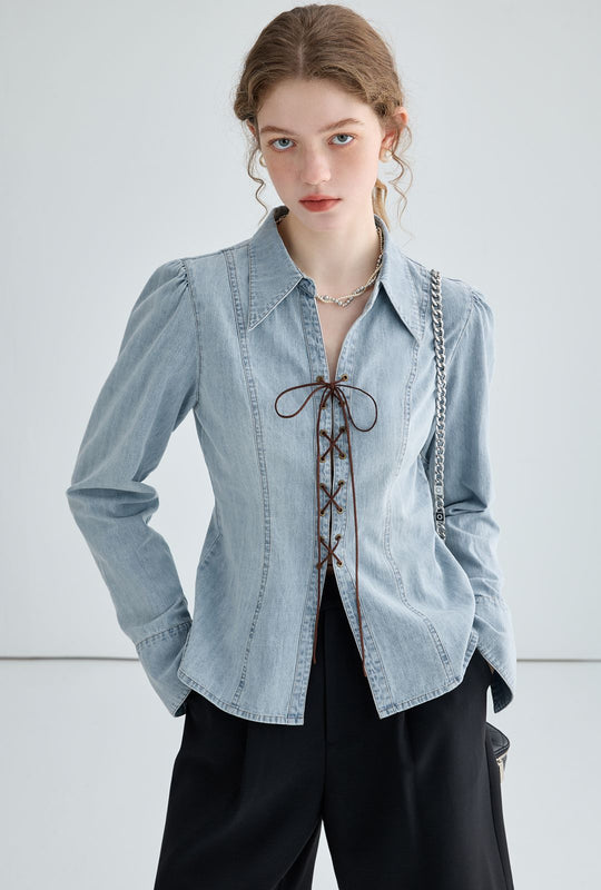 Damen Jeansbluse mit verspielten Schnürdetails und elegantem Schnitt EB