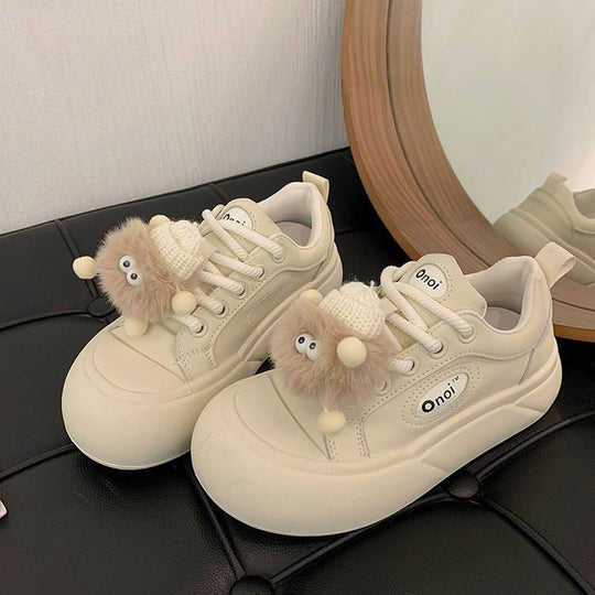 Damen Sneakers mit verspielten Pompons und bequemer Sohle EB