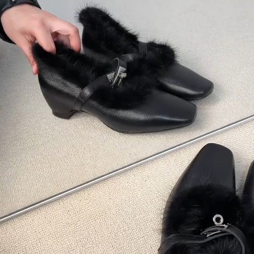 Damen Pantoletten mit luxuriösem Fellbesatz und modernem Design EB