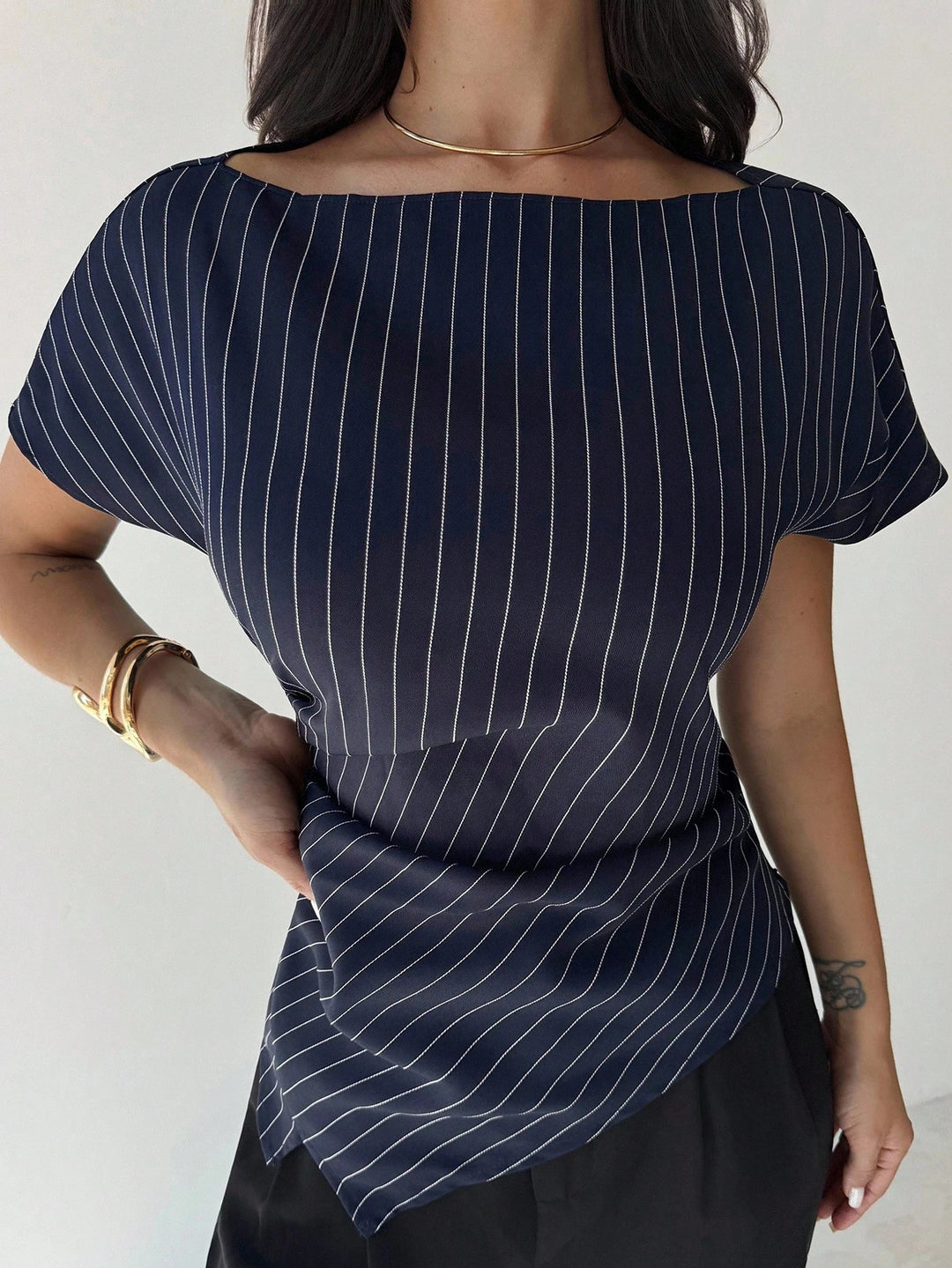Damen stilvolles Oberteil mit feinem Streifenmuster und weichem Fall EB