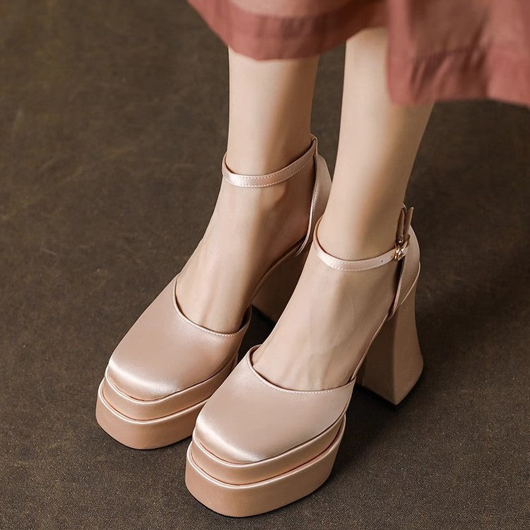 Damen Plateau-Pumps mit modernem Design und elegantem Knöchelriemen EB