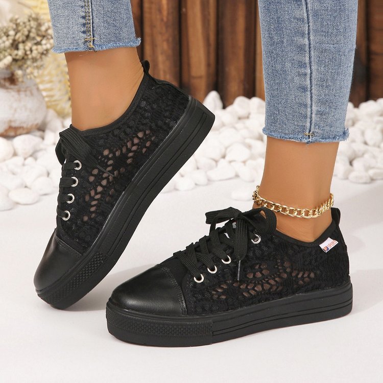 Damen Sneaker mit filigranem Spitzenmuster EB