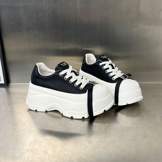 Damen Plateau-Sneaker im sportlichen Design mit verstellbarem Riemen EB