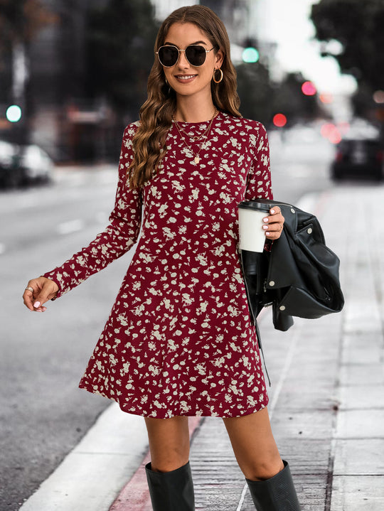 Damen Kleid im angesagten floralem Design mit langen Ärmeln und ausgestelltem Schnitt EB