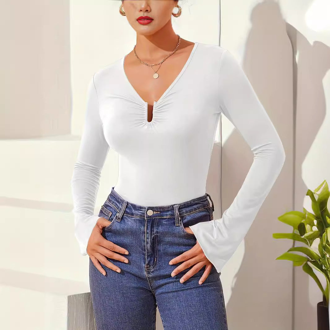 Damen nan tailliertes Langarmshirt mit gerafftem Schlitz-Ausschnitt und spitzem Zipfelsaum EB