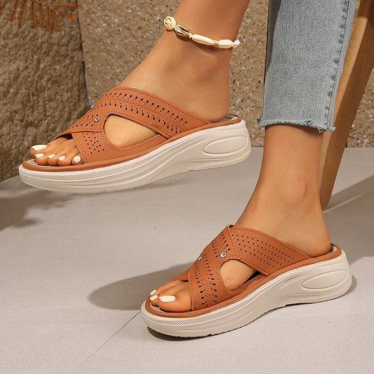 Damen Komfortable Clogs mit atmungsaktiven Einsätzen und verstellbarem Riemen EB