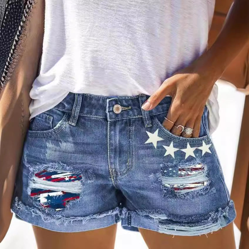Damen Modische Destroyed Denim-Shorts mit kreativen Aufnähern EB