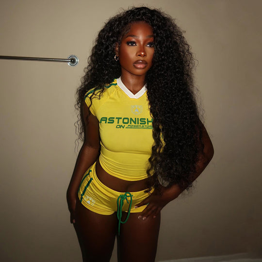 Damen Sportliches Zweiteiliges Set mit kurzem Oberteil und Shorts EB