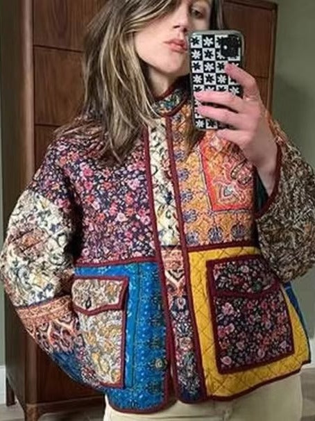 Damen gesteppte Patchworkjacke mit floralem Design und praktischen Taschen EB