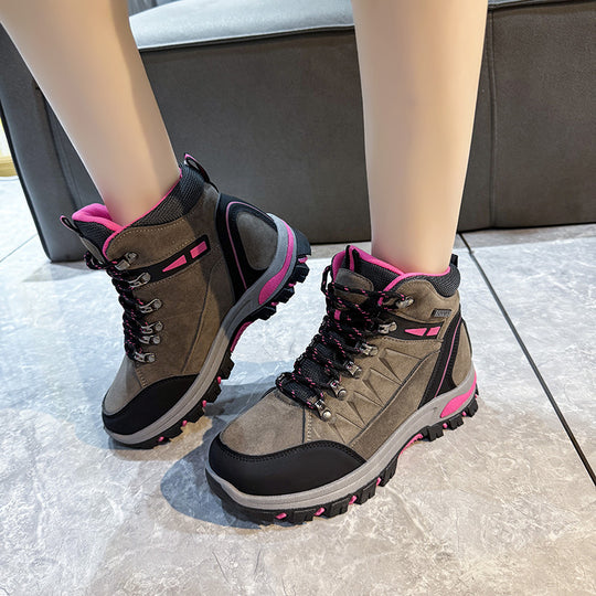 Damen nan robuste Trekkingboots mit wasserabweisender Wildlederoptik, gepolstertem Knöchelkragen und profilierter Outdoor-Laufsohle EB
