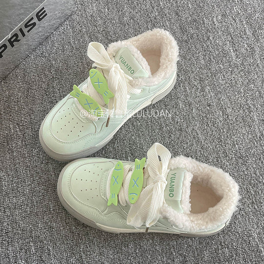 Damen Bequeme Sneaker mit kuscheligem Innenfutter und modischen Schnürdetails EB