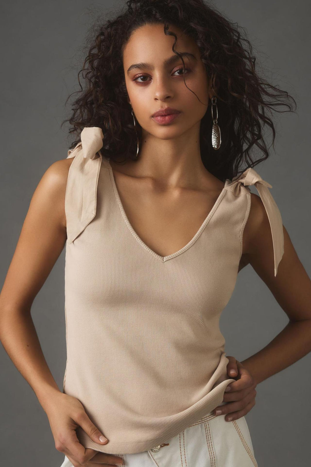 Damen Top mit trendigen Bindeschleifen und Rippstruktur EB