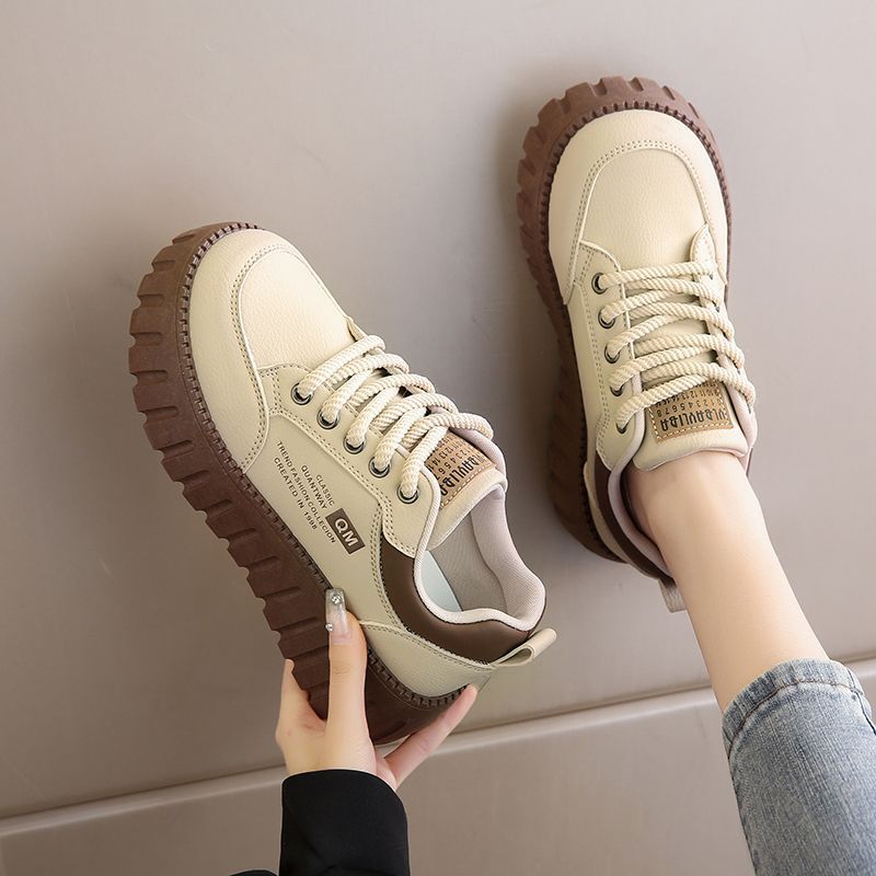 Damen Sneakers mit trendgerechter Plateau-Sohle EB