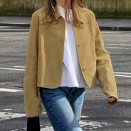 Damen Kurze Jacke mit eleganter Kragenlinie und praktischen Taschen EB