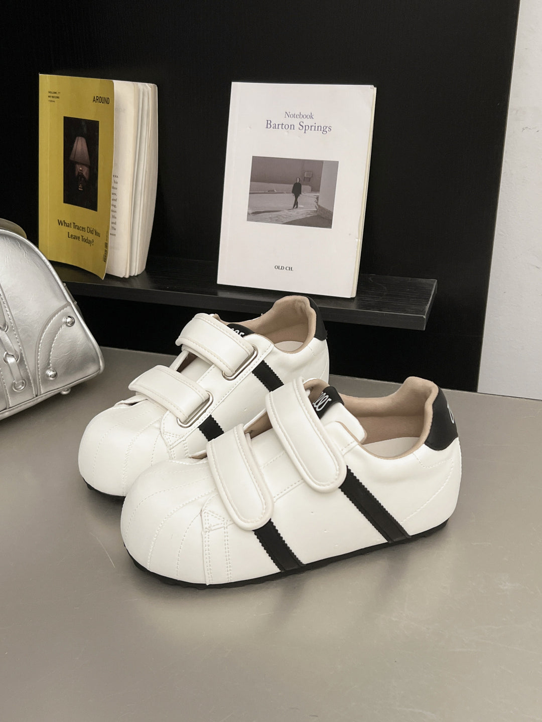 Damen sportliche Sneaker mit verstellbarem Klettverschluss und rutschfester Sohle EB