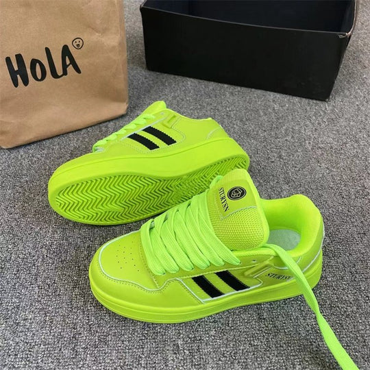 Damen Sportliche Sneaker im futuristischen Design mit atmungsaktiven Einsätzen EB