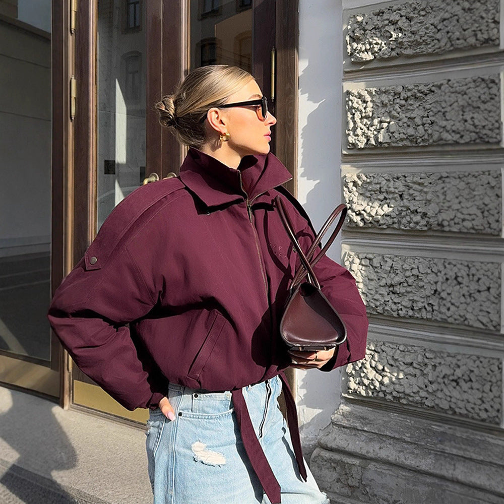 Damen Urbaner Oversized Steppjacke mit hohem Kragen und Gürtel EB