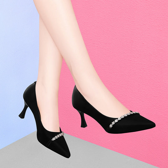 Damen elegante Pumps mit zierlichem Schmuckdetail EB