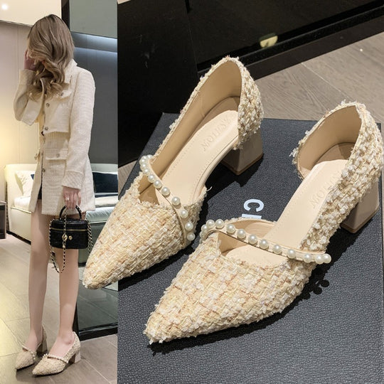 Damen Elegante Pumps mit perlenverziertem Riemen und moderatem Blockabsatz EB