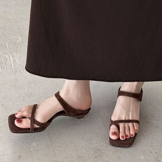 Damen elegante Flachsandalen mit verstellbarem Riemendesign EB