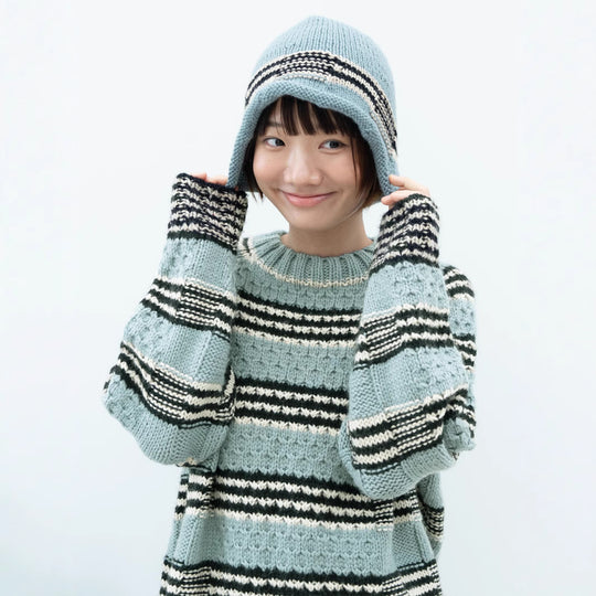 Damen gestrickter Pullover EB