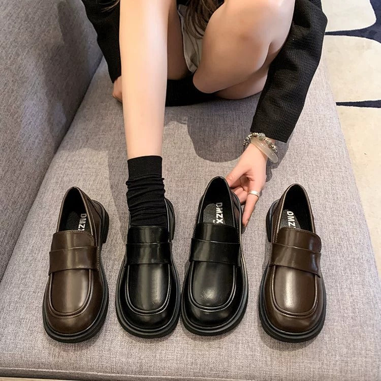 Damen Modische Loafers mit breitem Klettverschluss und robuster Sohle EB