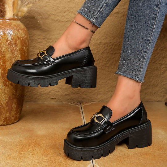 Damen modische Plateauschuhe mit glänzendem Obermaterial und Schulterriemen EB