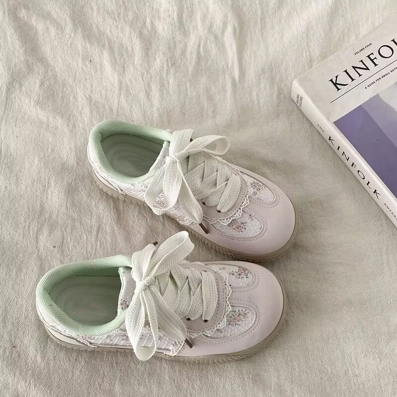 Damen Sneakers mit floralem Spitzen-Design und bequemer Polsterung EB