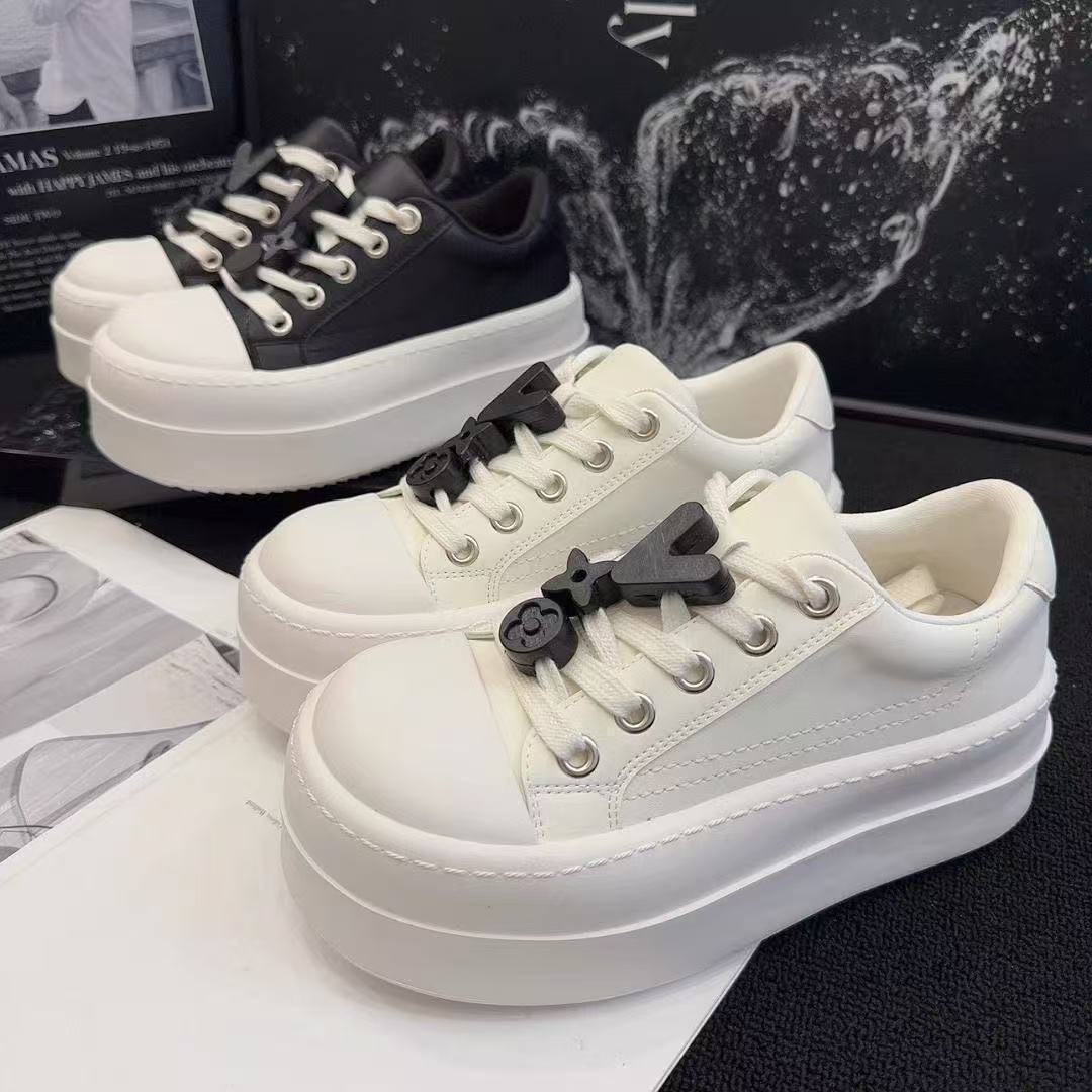 Damen Plateau Sneaker mit trendigem Design und elastischen Schnürsenkeln EB