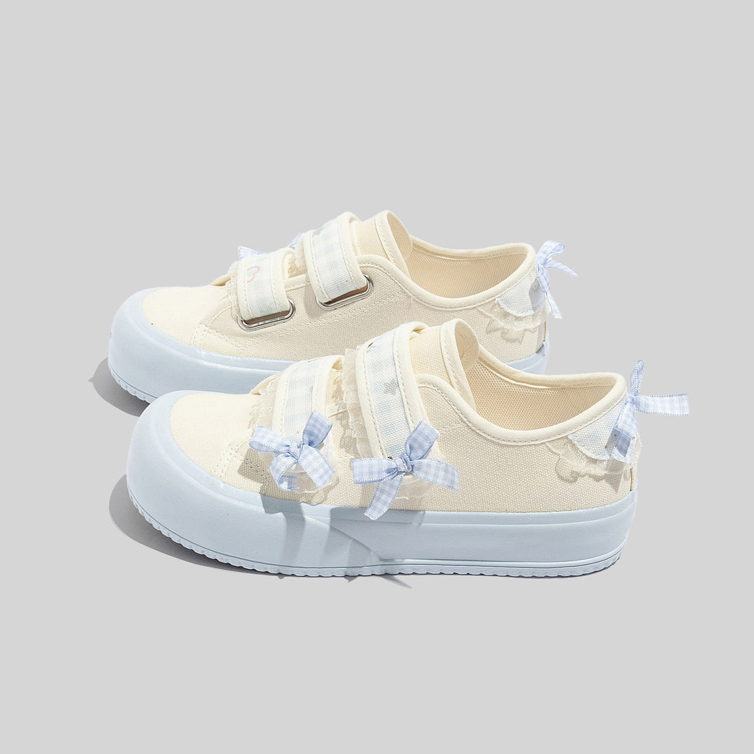 Damen Sneakers mit verspieltem Riemenverschluss und dekorativen Schleifen EB