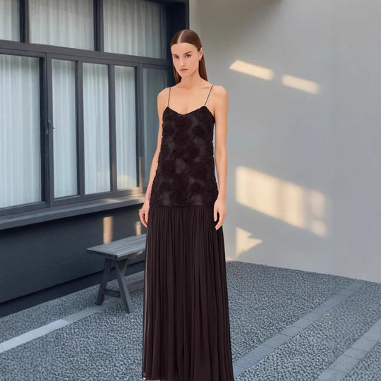 Damen Elegantes Abendkleid mit floralem Spitzenoberteil und schwingendem Rock EB