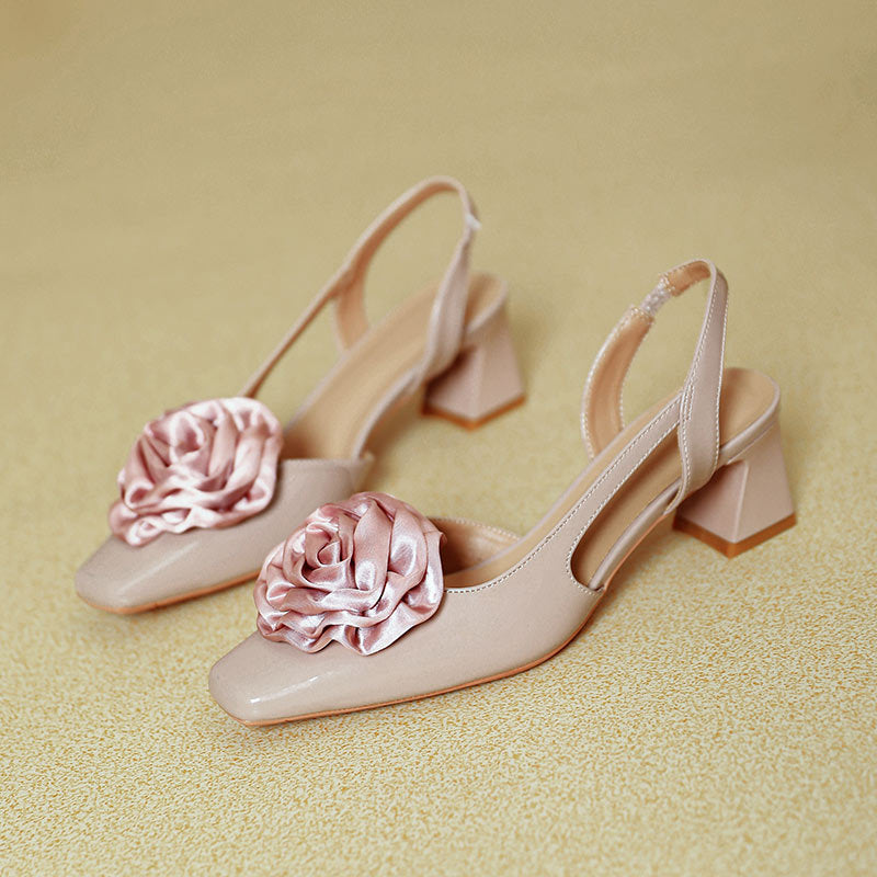 Damen Slingback-Pumps mit floralen Satin-Applikationen und komfortablem Blockabsatz EB