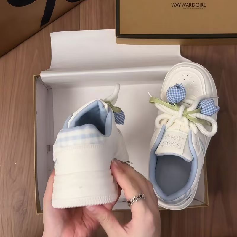 Damen Sneakers mit verspieltem Design und dekorativen Schleifen von EB