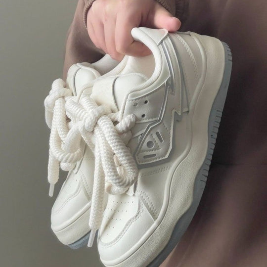 Damen Sportliche Sneakers mit rutschfester Sohle für urbanen Lifestyle EB