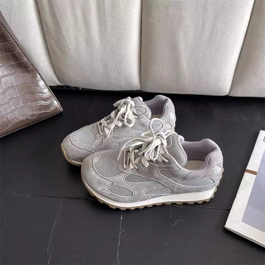 Damen Sportliche Sneaker mit atmungsaktivem Mesh und modischer Wildleder-Oberfläche EB