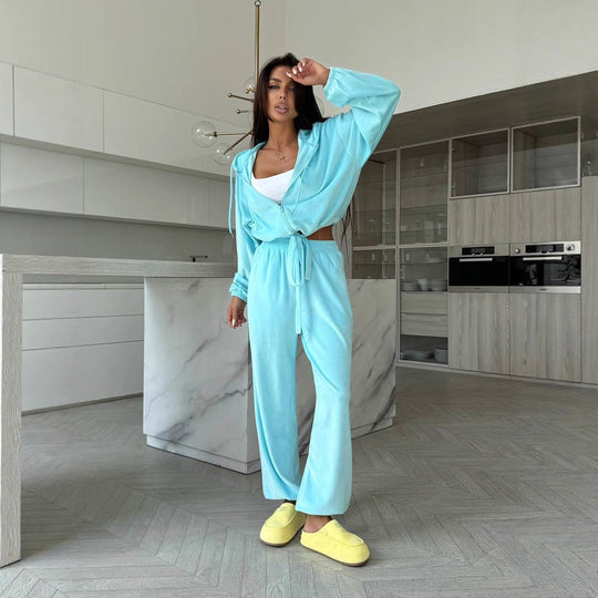 Damen weiches Velours Lounge-Set mit Kapuzenjacke, Reißverschluss und weiten Komforthosen Eichborn Berlin